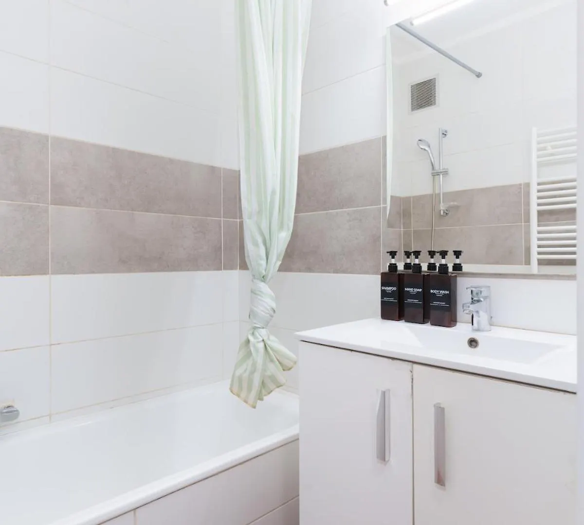 Le Cali, Terrase, Parking, Piscine, Clim Apartment Villeneuve-Loubet France